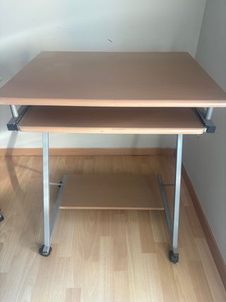 Escritorio ordenador madera y metal