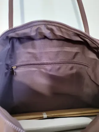 Bolso shopper Stradivarius tejido con charm