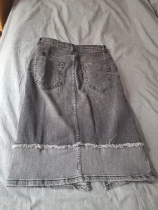 Falda vaquera midi Zara