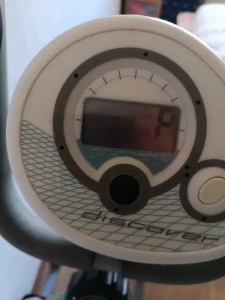 Bicicleta elíptica gris