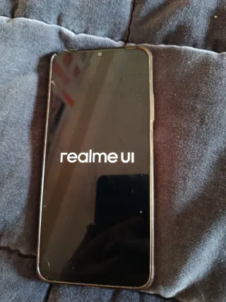 Realme C53 (con pantalla algo rota)