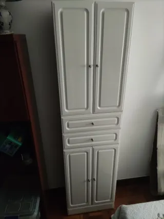Mueble de baño alto