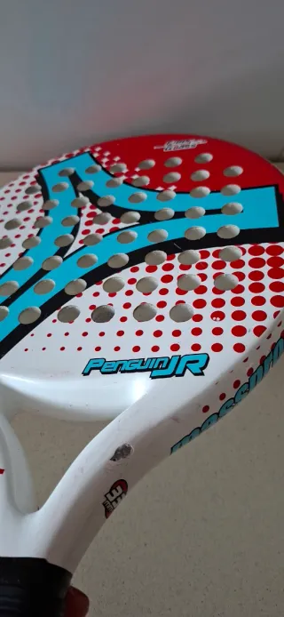Pala Pádel Júnior 33mm.Marca Penguin