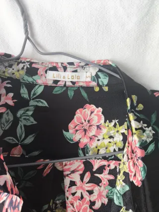 Blusa floral manga acampanada