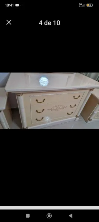 Vendo comoda de 3 cajones y 2 mesitas y espejo