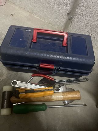 Caja de herramientas con accesorios