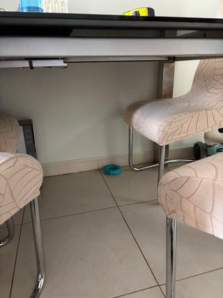 Mesa de comedor diseño cristal y metal