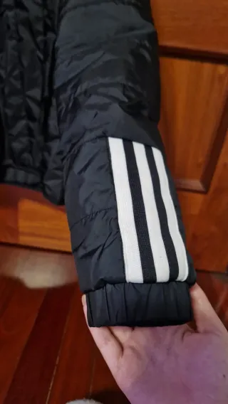Cazadora Adidas negra con capucha