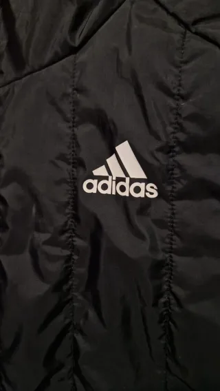 Cazadora Adidas negra con capucha