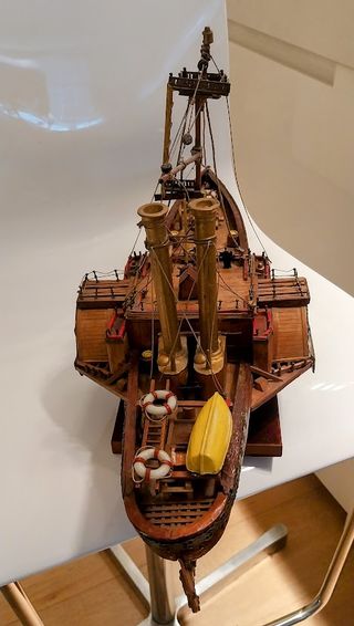 Modellino rimorchiatore d'alto mare in legno