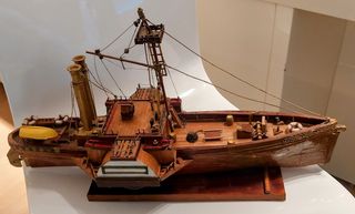 Modellino rimorchiatore d'alto mare in legno