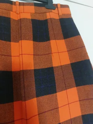 Falda Zara cuadros naranja y negro Talla M