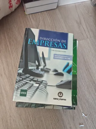 Acceso a la universidad y administración de empres