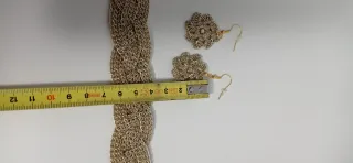 Conjunto Crochet Dorado: Gargantilla y Pendientes