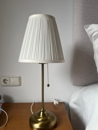 Lámpara de mesita de noche tela y metal