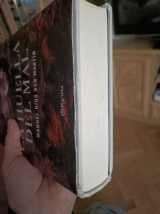 Novela La huella del mal