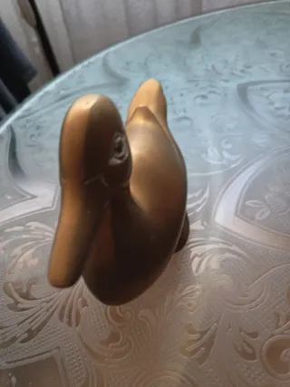 Figura decorativa de pato en bronce