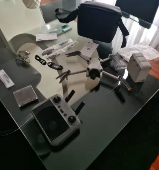 DRON DJI Mini 4 Pro Fly More Combo