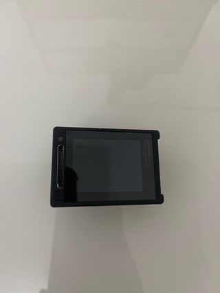 GoPro Hero 4 con carcasa y accesorios