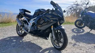 Hyosung GT650R Negra