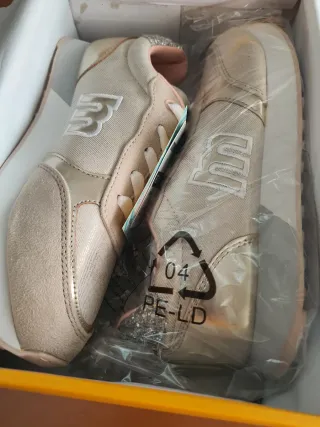 Tenis Munstang Mujer Dorados y Rosas