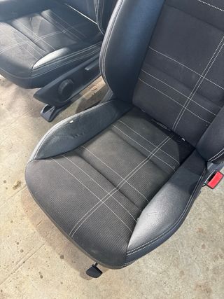 Asiento delantero derecho Mercedes CLA