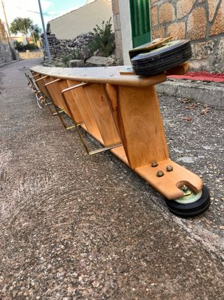 Escalera de madera de haya con ruedas