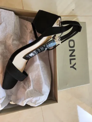 Sandalias tacón negras