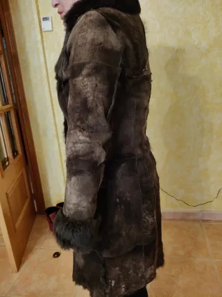 Abrigo de cuero y piel de conejo