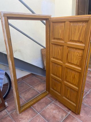 Puerta madera exterior 6 paneles