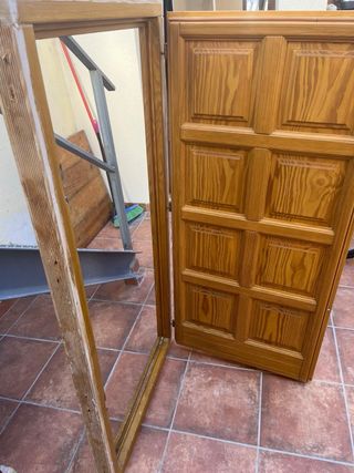 Puerta madera exterior 6 paneles