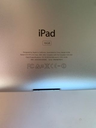 iPad 2 Plata 16GB A1396 para piezas o usar