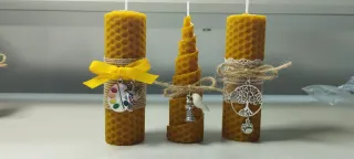 Velas de miel artesanales con piedras turquesa etc