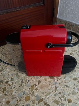 Cafetera Nespresso Krups Roja