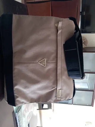 Bolsa portátil TechAir espaciosa buen estado