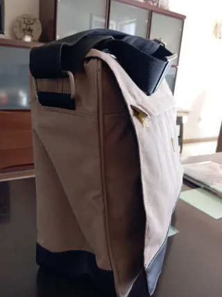 Bolsa portátil TechAir espaciosa buen estado