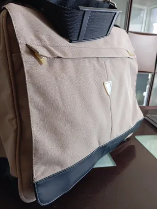 Bolsa portátil TechAir espaciosa buen estado