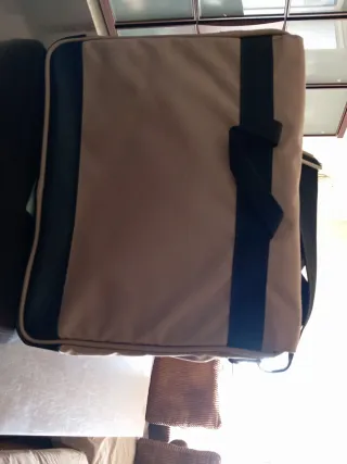 Bolsa portátil TechAir espaciosa buen estado