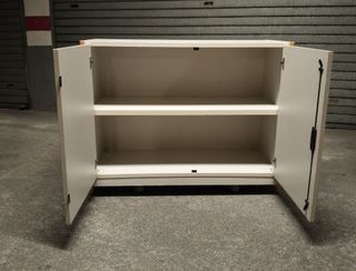Mueble auxiliar con estantes