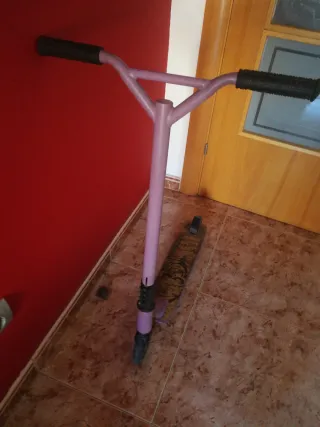 Patín skate morado