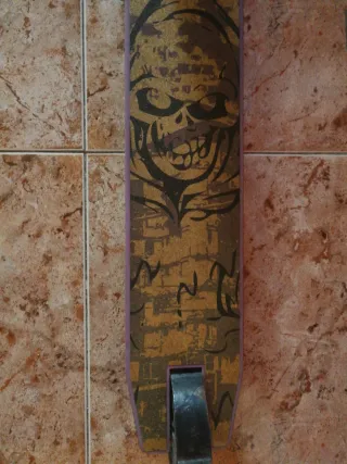 Patín skate morado