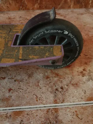 Patín skate morado