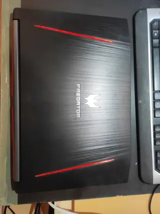 Portátil Acer Predator Helios 300 para piezas