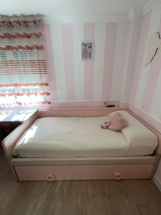 Cama nido+escritorio+dos colchones rosa