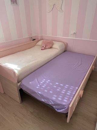 Cama nido+escritorio+dos colchones rosa