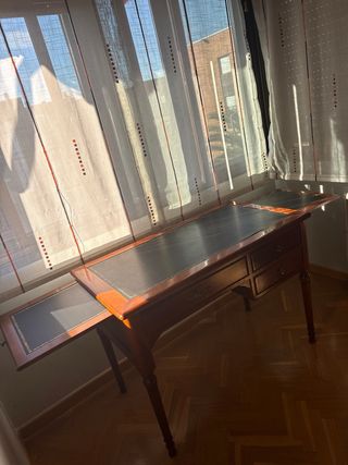 Tavolo da scrivania in legno classico con 3 cassetti