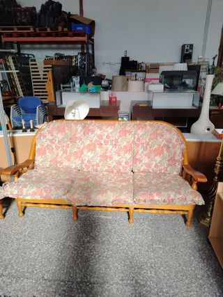 CONJUNTO DE SOFÁ Y DOS SILLONES