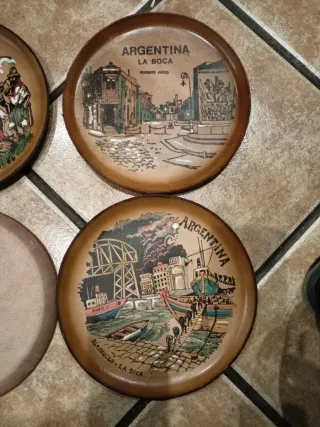 4 Piatti in Pelle Incisi Argentina