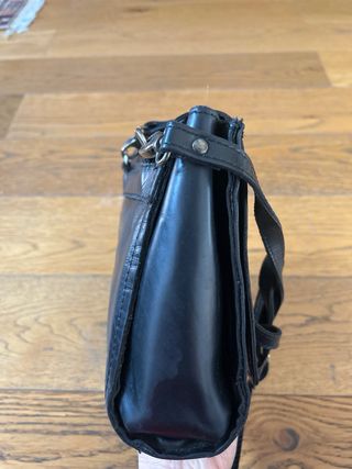 Bolso Hakei Piel Tachuelas Negro Plata