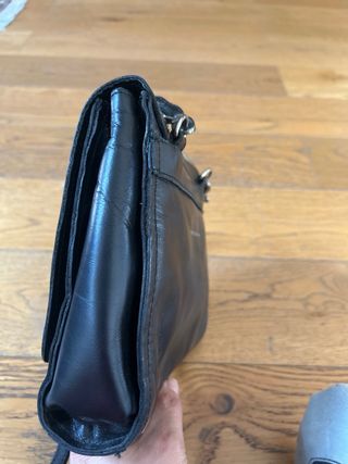 Bolso Hakei Piel Tachuelas Negro Plata